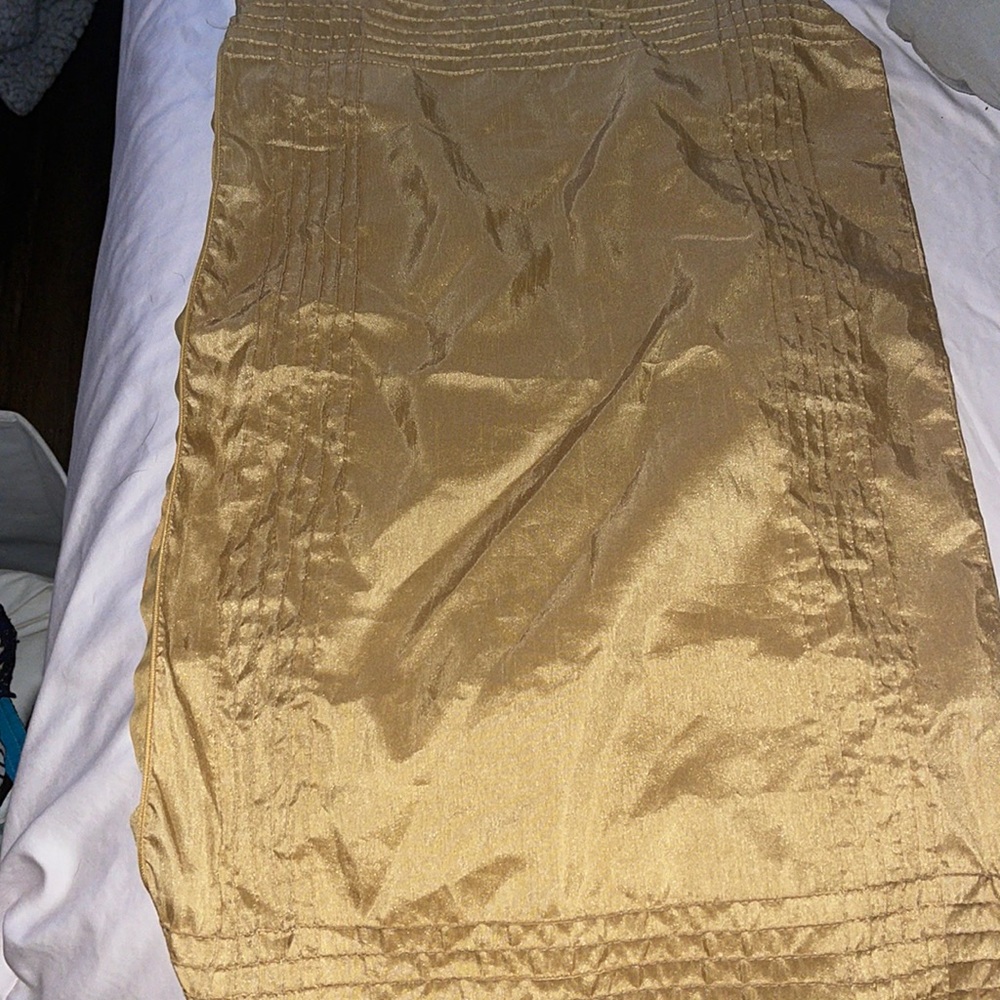 Gold nwot pillowcase cover nice new pretty
